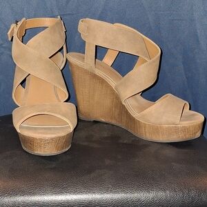 Elegant Tan Wedge Sandals